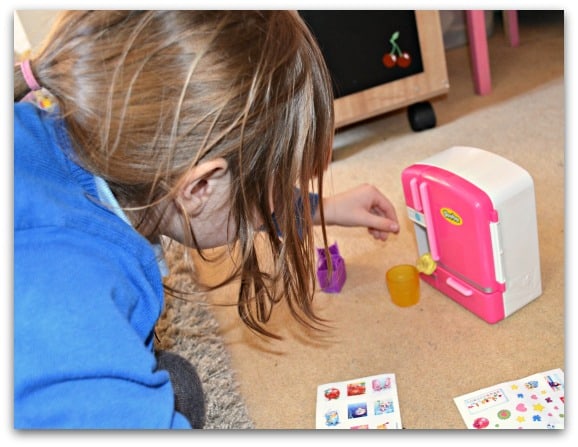 Shopkins Playing with the So Cool Fridge Playset inside
