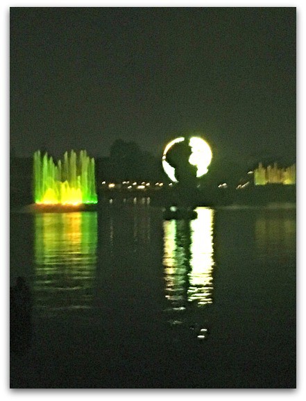 IllumiNations_ Reflections of Earth