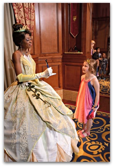 memory-maker-chatting-to-princesses