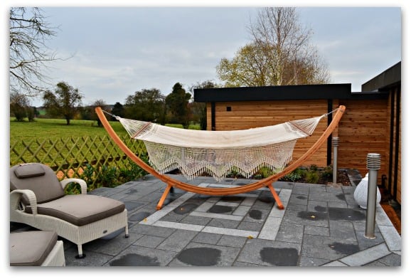 chill-out-in-the-garden-at-spa-shell